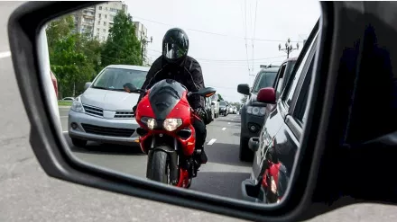 Autósok és a motoros sebesség: mi az, ami tényleg zavarja őket? Autósok és a motoros sebesség: mi az, ami tényleg zavarja őket?