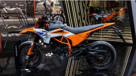 KTM 390 SMC R, 2025