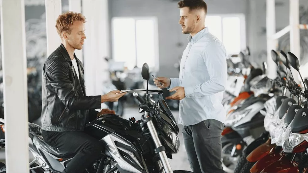 Milyen kérdéseket tegyél fel egy motor kereskedőnek?