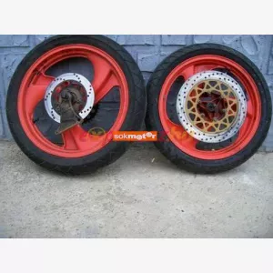 1. kp: Honda-nsr 125 F