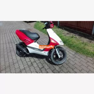 Aprilia sr