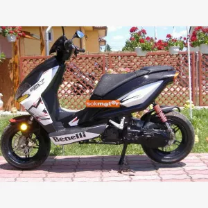 1. kp: Benelli-49x