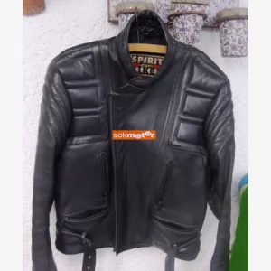 Motoros bőrkabát