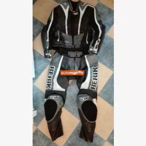Berik motoros bőrruha