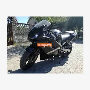 1. kp: Honda-600 CBR