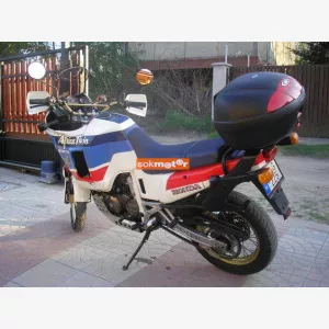 1. kp: Honda-Africa Twin XRV 650