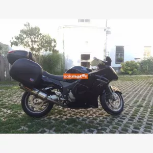 1. kp: Honda-CBR 1100 XX