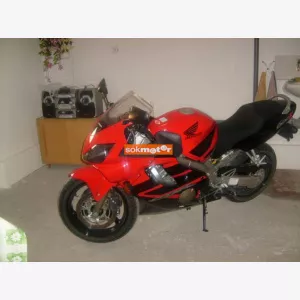 1. kp: Honda-CBR 600 F