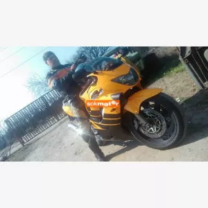 1. kp: Honda-cbr 600 f4 california