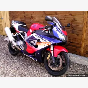 1. kp: Honda-CBR 900 RR