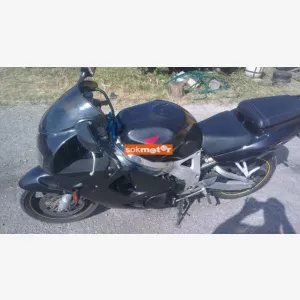 1. kp: Honda-cbr 900rr