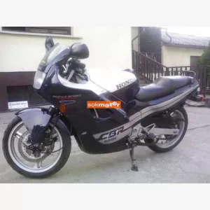 1. kp: Honda-CBR600