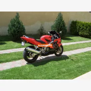 1. kp: Honda-CBR600 F4