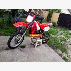 1. kp: Honda-CR 80