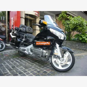 1. kp: Honda-GOLDWING