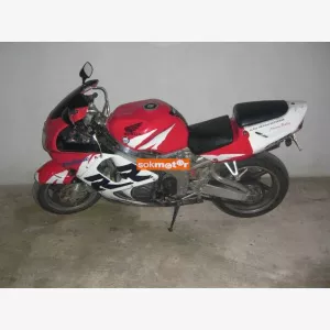1. kp: Honda-Honda CBR900RR