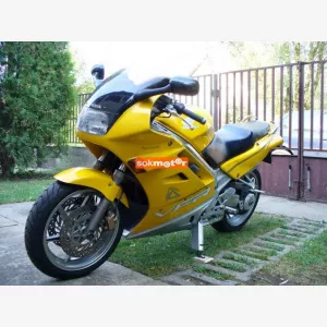 1. kp: Honda-VFR750