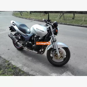 1. kp: Kawasaki-ZR7