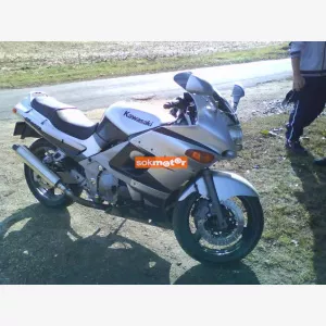 1. kp: Kawasaki-ZZR