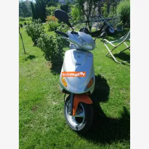 1. kp: Kymco-Z X 50 SuperFever