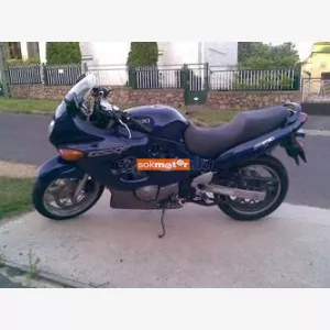 1. kp: Suzuki-GSX750F