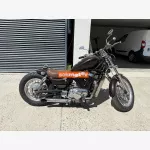 SUZUKI Intruder vs 750 bobber (1989)