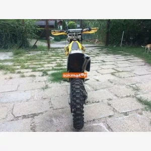 Suzuki RM