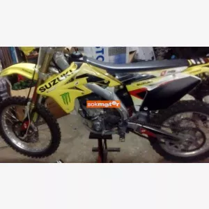 Suzuki Rmz