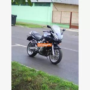 1. kp: Yamaha-FZ6-s