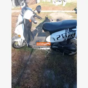 1. kp: Yamaha-Yiben Scooter
